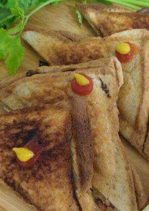 A picture of Spinach masroom grill sandwich.