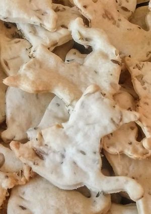 Une photo de ​Crackers au graines​ (vegan)