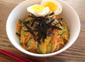 Foto di Bibim Guksu - Noodles freddi piccanti coreani