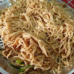 A picture of Noodles.