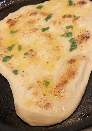 Una foto de Garlic Naan