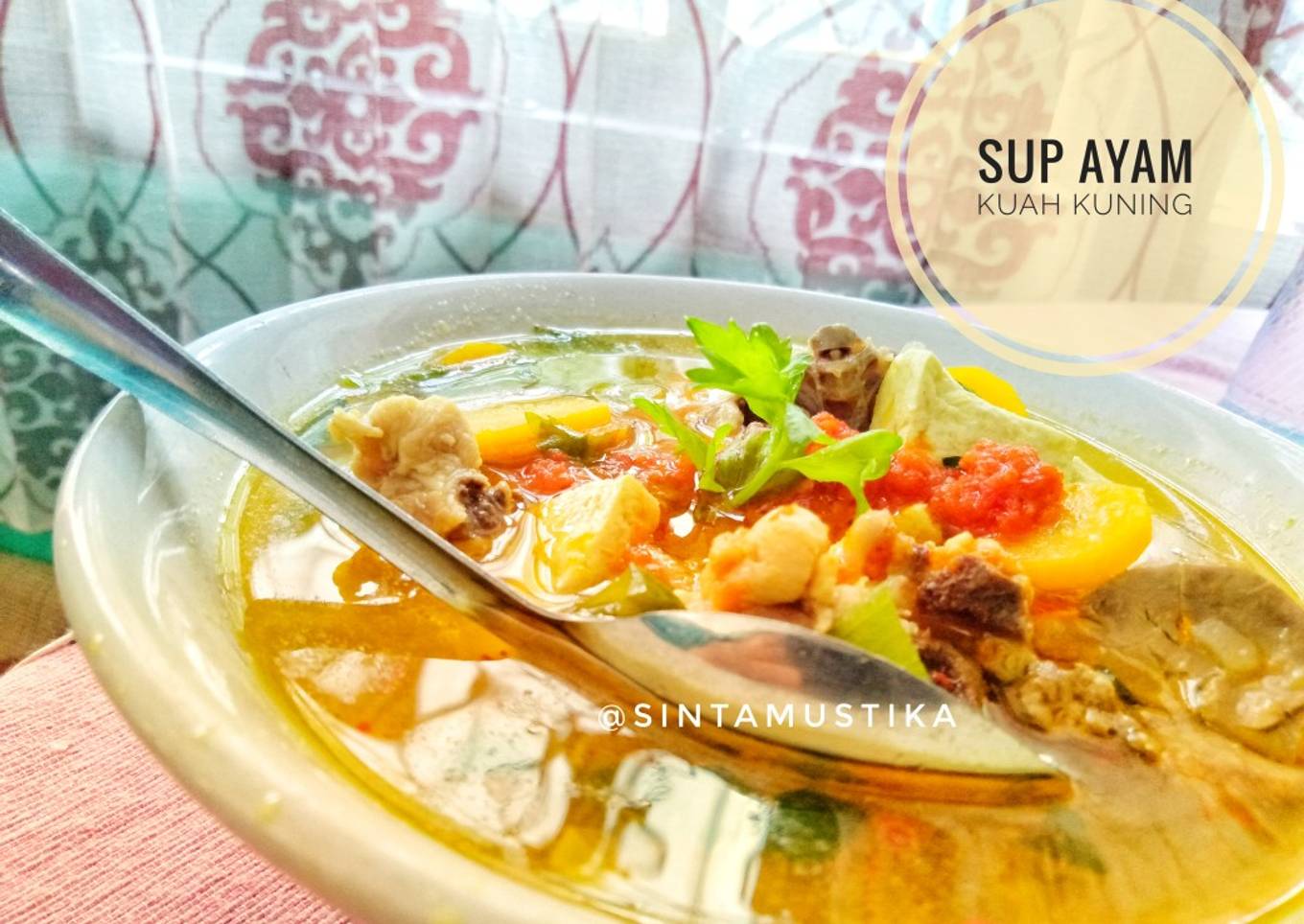 Sup Ayam kuah kuning Spesial
