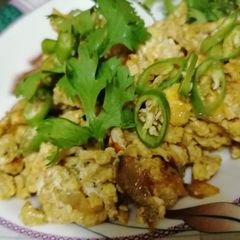 A picture of Scrambled Egg(pakistani style).