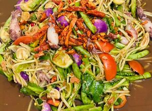 Hình của món Somtum Mực - Gỏi đu đủ mắm Thái + Mực.