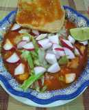 Pozole con codillo de cerdo