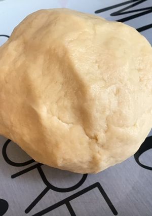 Une photo de Pâte brisée à la liqueur de pêches