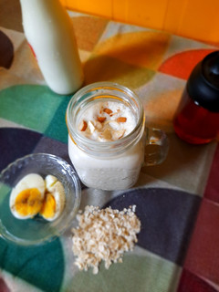A picture of Oats banana smoothie.