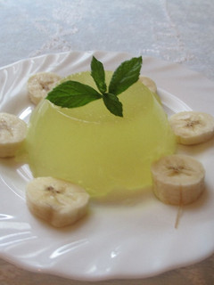 Una foto de Gelatina de limón casera - fácil