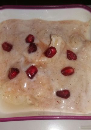 A picture of Dahi Bhalle.