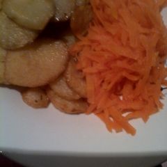 Grated carrots A picture of Grated carrots.