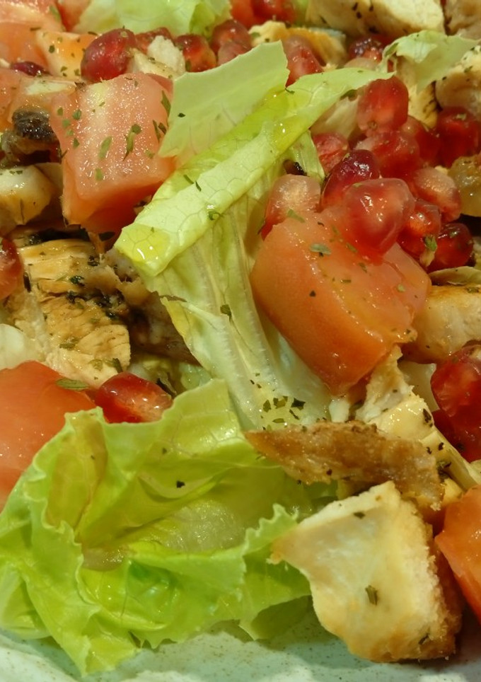 Una foto de Ensalada restos asado