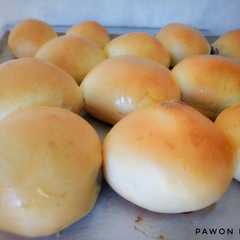 A picture of Roti manis.