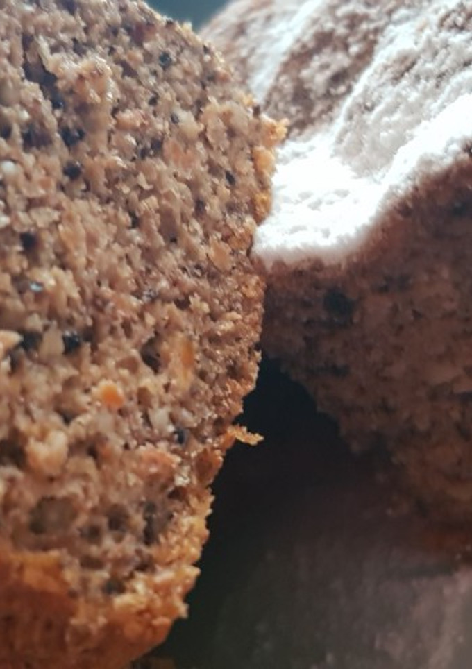 Una foto de Bizcocho de zanahorias, especias y nueces. Integral y Sin azúcar