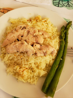Una foto de Arroz con pollo al sartén