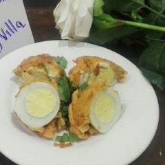 A picture of Egg pakoras.