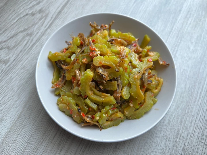 Langkah Gampang Membikin Resep Tumis pare ikan teri di jamin gak pahit yang Menggugah Selera Anti Ribet, Lezat