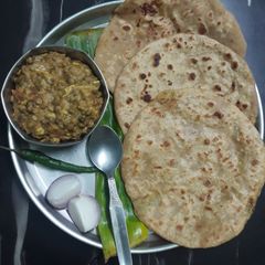 A picture of Egg tadka.