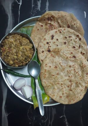 A picture of Egg tadka.