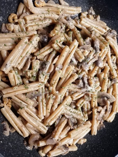 Foto di Caserecce funghi noci e gorgonzola