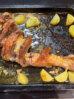 Una foto de Pierna de cordero asada