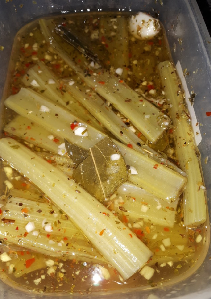 Una foto de Pencas de acelga al escabeche