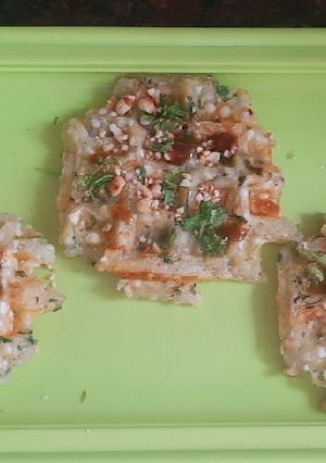 A picture of Sabudana waffles.