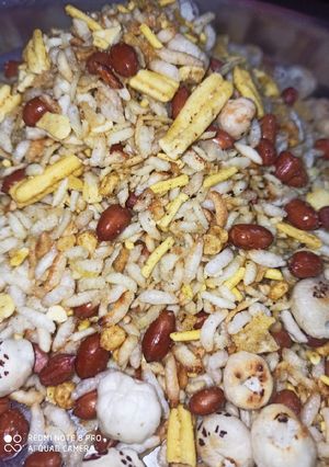 चूड़ा नमकीन (chuda namkeen recipe in Hindi) रेसिपी मुख्य फोटो