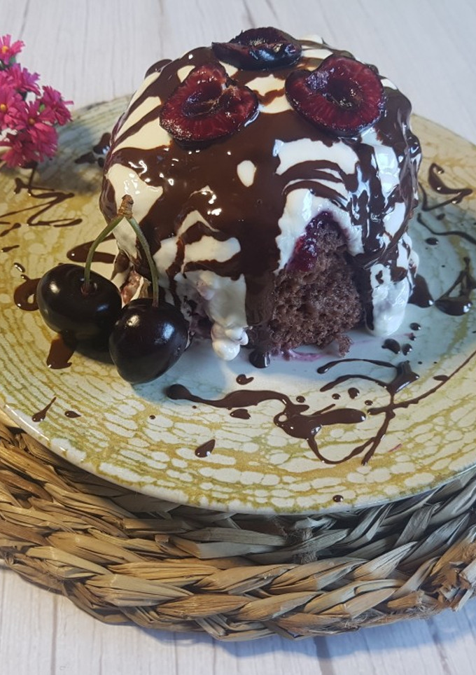 Una foto de Mug cake selva negra a mi manera
