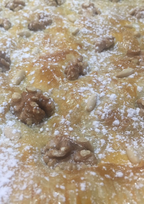 Una foto de Coca de hojaldre rellena de Nocilla
