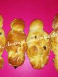Cougnous aux raisins secs et sucre perlé