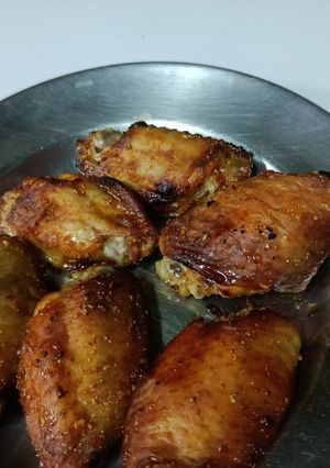 รูปของ ปีกไก่เผ็ดง่ายๆ (หม้อทอดไร้น้ำมัน)