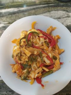 Una foto de Fajitas de pollo y verduras