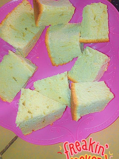 A picture of Cake without butter and oven.