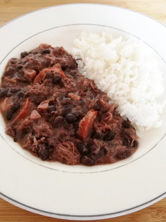 Una foto de Porotos negros tipo Feiojada