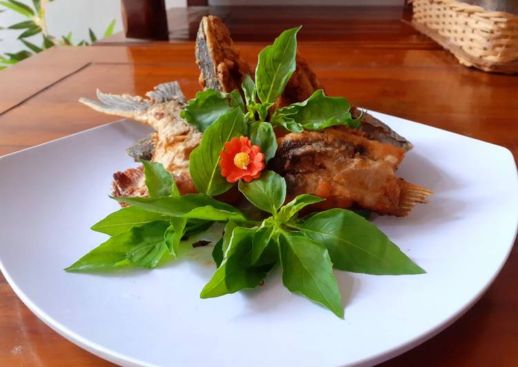 Ikan Goreng Bumbu Sereh