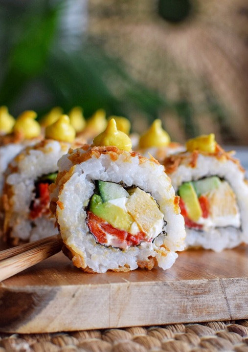 Una foto de Maki Sushi con Pollo