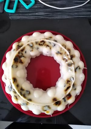 Una foto de Gelatina de leche con pasas