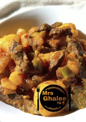 A picture of Irish pottage with liver and veggies.