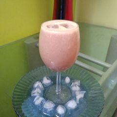 Red banana smoothie A picture of Red banana smoothie.