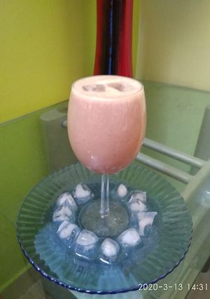 A picture of Red banana smoothie.