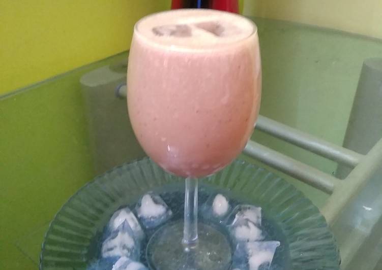 Red banana smoothie