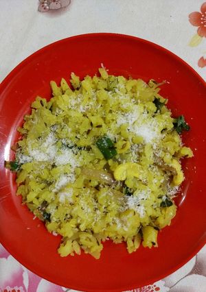 કાંદા બટાકા પૌવા (Kanda Bataka Poha Recipe In Gujarati) રેસીપી મુખ્ય ફોટો