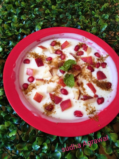A picture of Mixed Fruit Raita.