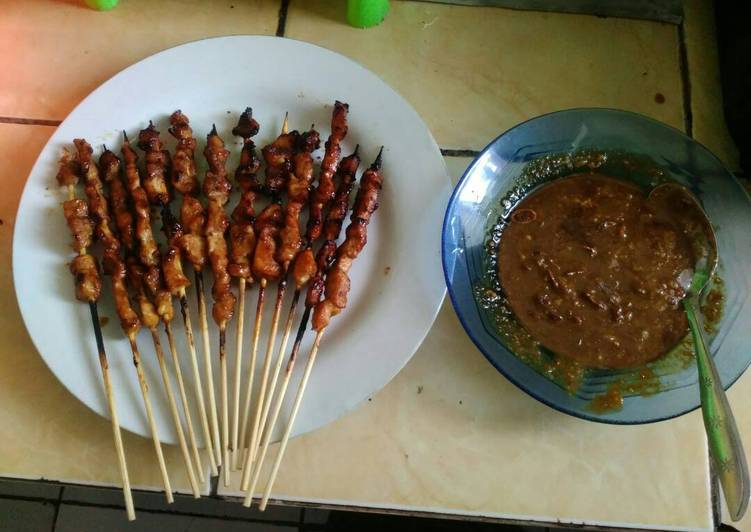 25. Sate Ayam Dadakan