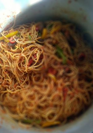 A picture of Stir fry spaghetti.
