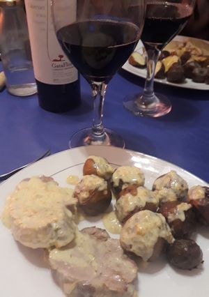 Una foto de Bondiola de cerdo con salsa a la mostaza