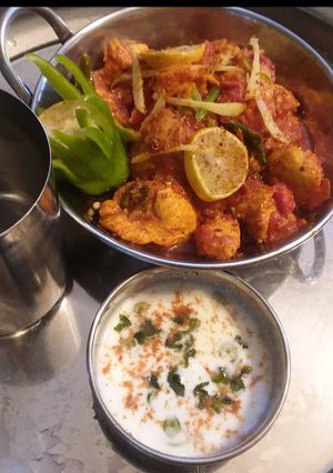 A picture of Kharay masalo ki chicken karai 😋🍗.
