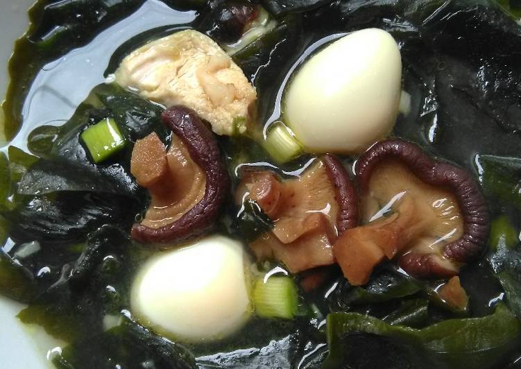 Resep Sup Rumput Laut (Miyeok Guk) yang Bisa Manjain Lidah