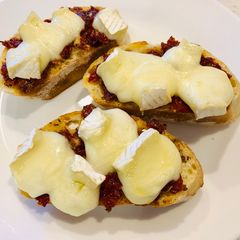 A picture of Sun-Dried Tomato Brie Tartine.