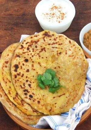 A picture of Aloo ka paratha.